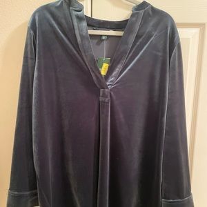 Nwt Hunter green velvet top